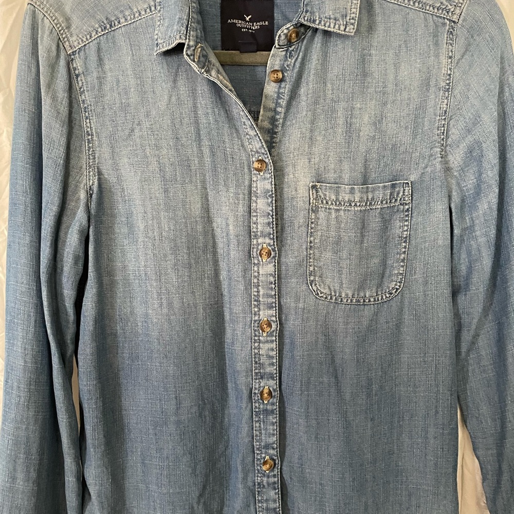 American Eagle Blue Denim‎ Button Up Blouse - Picture 4 of 8